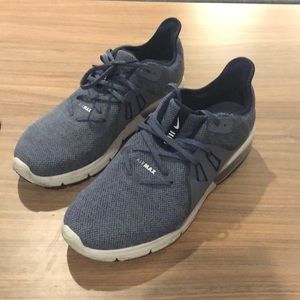 Nike Men’s Air Max Sequent 3 Running Shoe Size 11